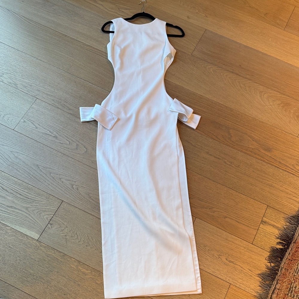 Monot Elegant White Backless Dress w/ TAGS - Picture 9 of 10